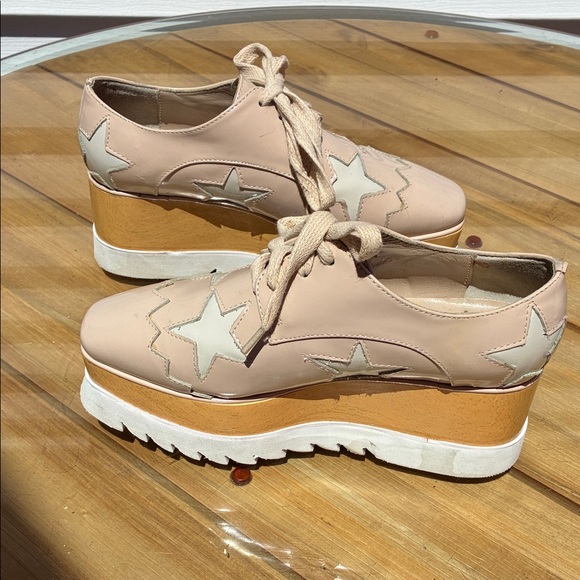 Stella McCarthy Stylish Beige Star Lace-Up Women's Shoes - Picture 5 of 8